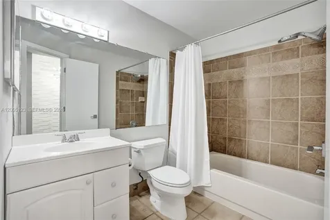 2062 E Discovery Circle E Deerfield Beach FL 33442
