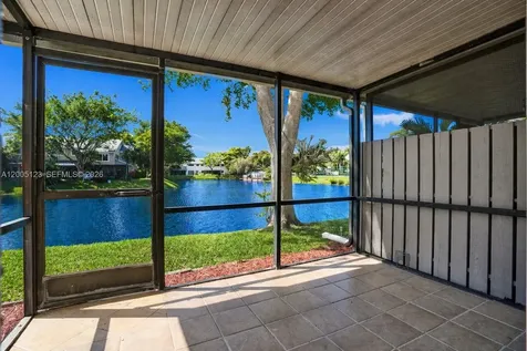 2062 E Discovery Circle E Deerfield Beach FL 33442