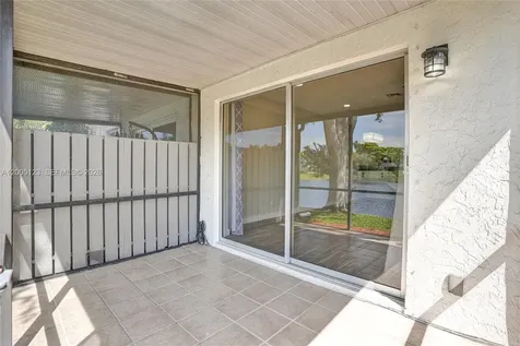 2062 E Discovery Circle E Deerfield Beach FL 33442