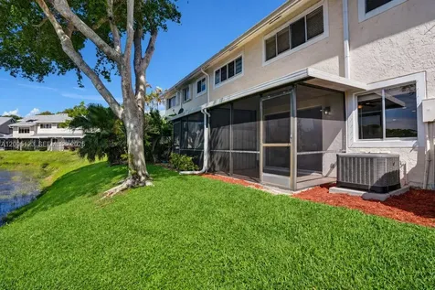 2062 E Discovery Circle E Deerfield Beach FL 33442