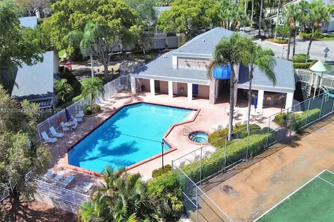 2062 E Discovery Circle E Deerfield Beach FL 33442