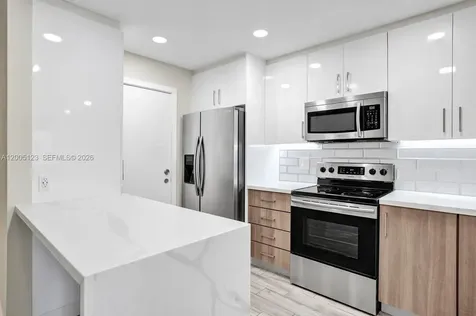 2062 E Discovery Circle E Deerfield Beach FL 33442