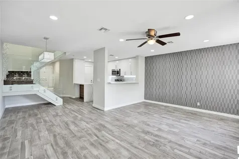 2062 E Discovery Circle E Deerfield Beach FL 33442