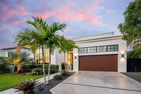 895 NE 76th Street Miami FL 33138