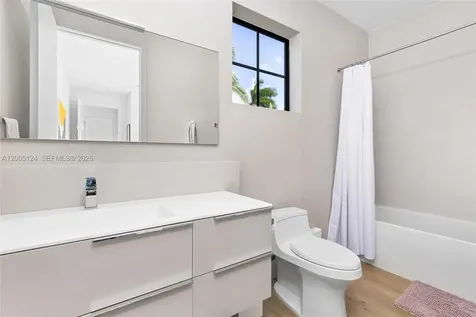 895 NE 76th Street Miami FL 33138