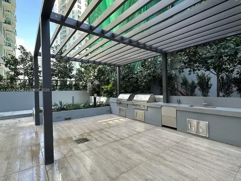 77 SE 5th Street Miami FL 33131
