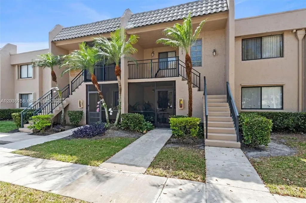 390 Racquet Club Road Weston FL 33326