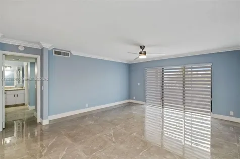 390 Racquet Club Road Weston FL 33326
