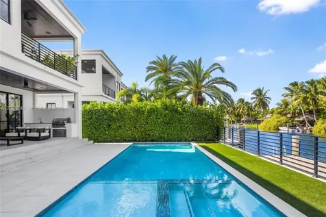 895 NE 76th Street Miami FL 33138