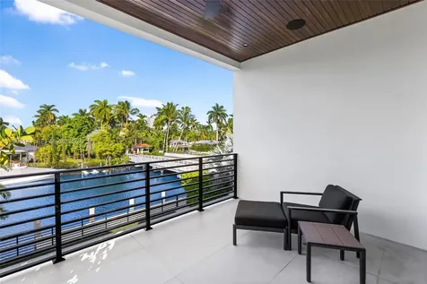 895 NE 76th Street Miami FL 33138