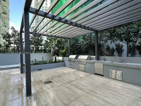 77 SE 5th Street Miami FL 33131