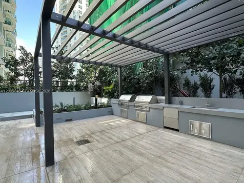 77 SE 5th Street Miami FL 33131
