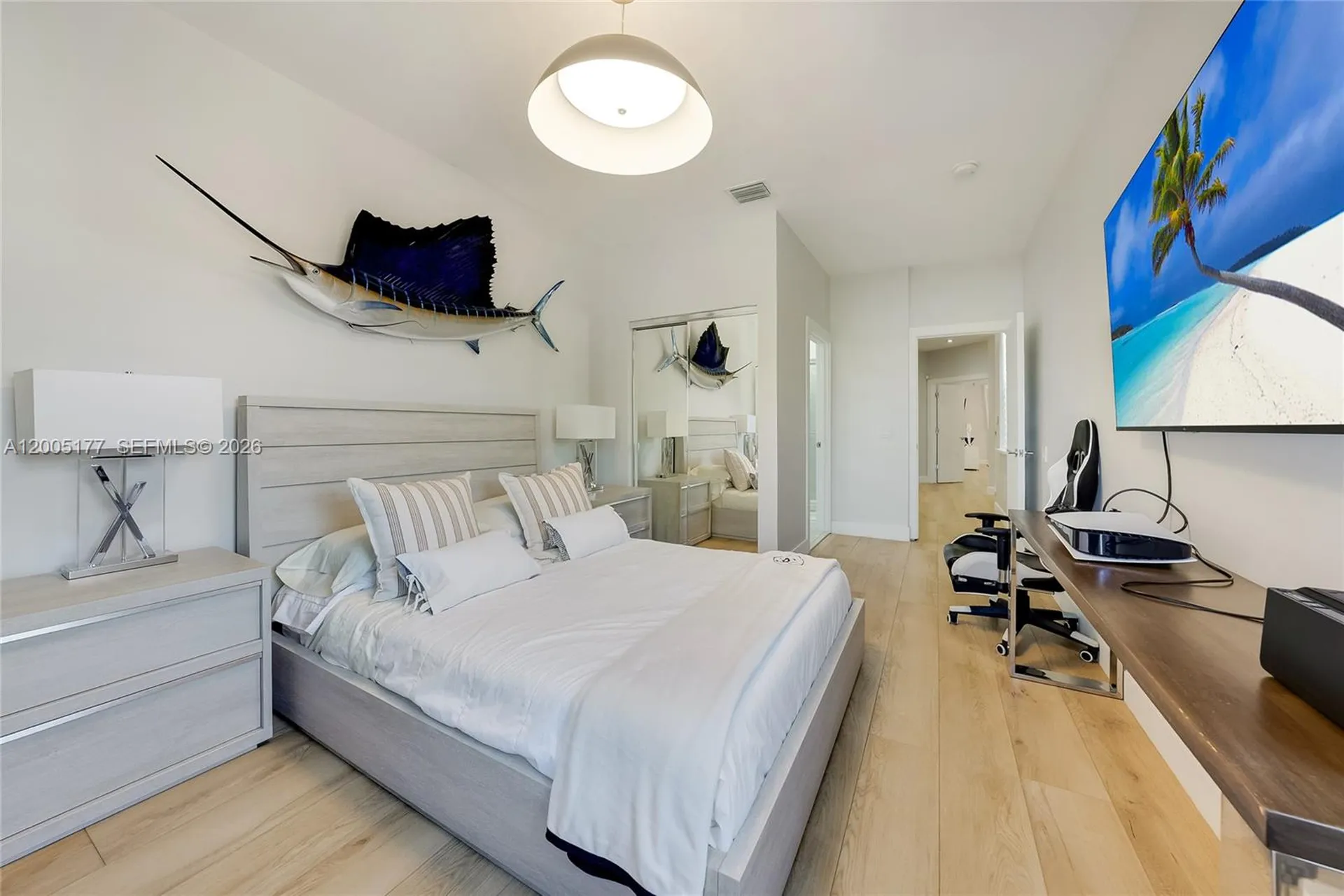 1366 W Harbor View W Hollywood FL 33019