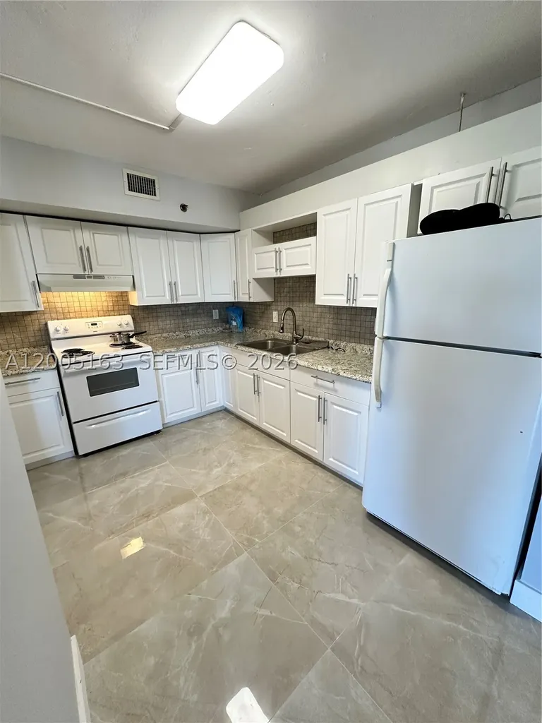 901 Hillcrest Drive Hollywood FL 33021