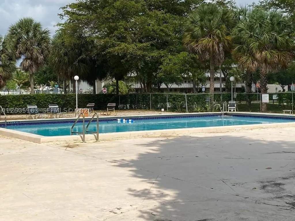 901 Hillcrest Drive Hollywood FL 33021