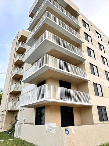 901 Hillcrest Drive Hollywood FL 33021