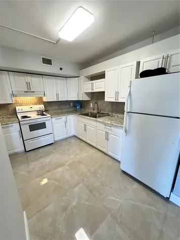 901 Hillcrest Drive Hollywood FL 33021