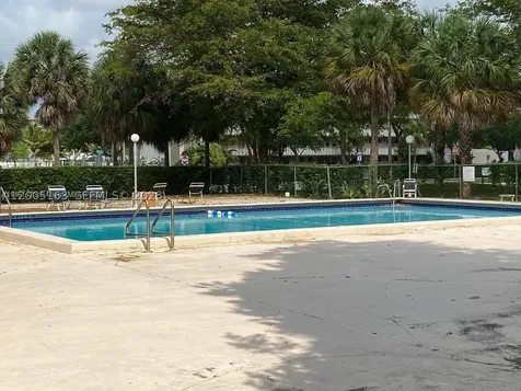 901 Hillcrest Drive Hollywood FL 33021