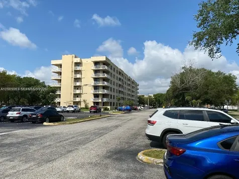 901 Hillcrest Drive Hollywood FL 33021