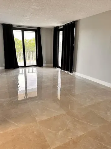 901 Hillcrest Drive Hollywood FL 33021