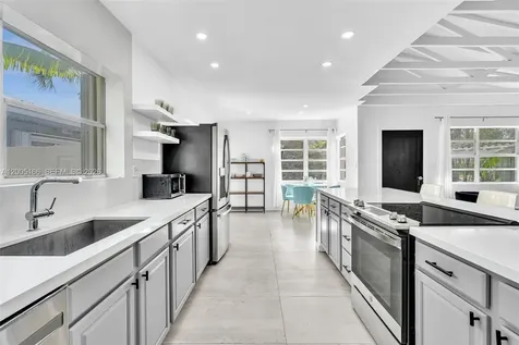 9264 Byron Avenue Surfside FL 33154