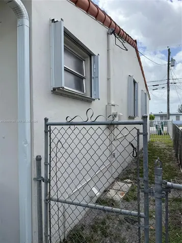 7231 NW 2nd Terrace Miami FL 33126