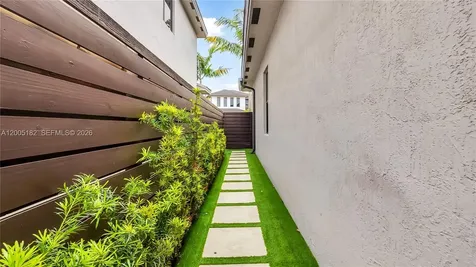 16051 NW 87th Court Miami Lakes FL 33018