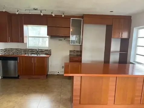 758 SW 3rd Place Dania Beach FL 33004