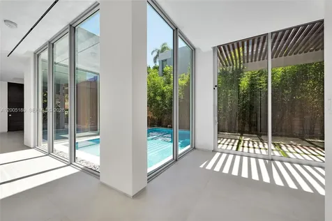 2100 S Miami Avenue Miami FL 33129