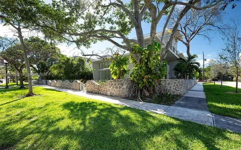 2100 S Miami Avenue Miami FL 33129