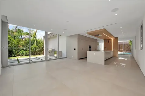 2100 S Miami Avenue Miami FL 33129