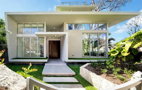 2100 S Miami Avenue Miami FL 33129