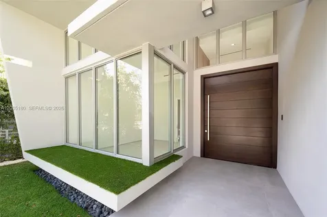 2100 S Miami Avenue Miami FL 33129