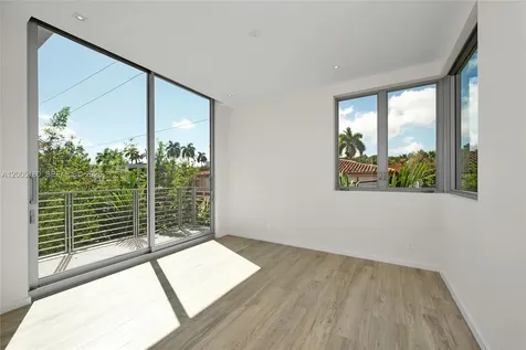 2100 S Miami Avenue Miami FL 33129
