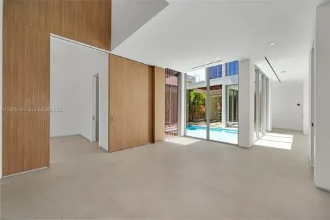 2100 S Miami Avenue Miami FL 33129