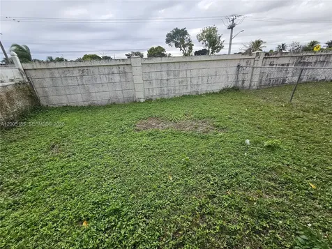 606 SW 80th Terrace North Lauderdale FL 33068