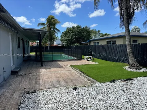 6901 SW 10th Court Pembroke Pines FL 33023