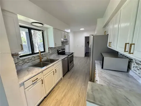 6901 SW 10th Court Pembroke Pines FL 33023