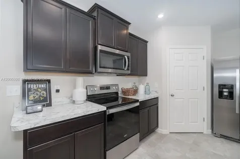 2137 SE Glenrock Terrace Port St. Lucie FL 34952