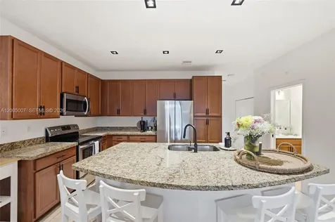 6320 S Station Square Davie FL 33314