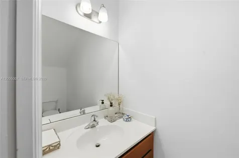 6320 S Station Square Davie FL 33314