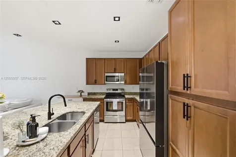6320 S Station Square Davie FL 33314