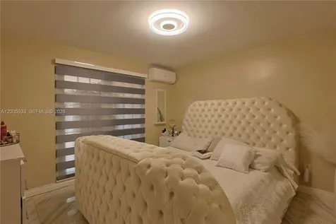 4147 W 8th Avenue Hialeah FL 33012