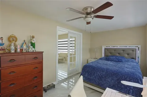 4147 W 8th Avenue Hialeah FL 33012