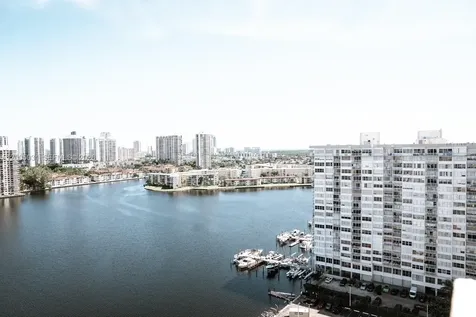 2780 NE 183rd Street Aventura FL 33160