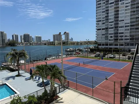2780 NE 183rd Street Aventura FL 33160