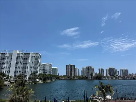 2780 NE 183rd Street Aventura FL 33160