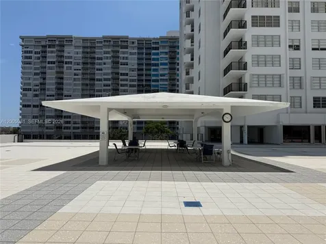 2780 NE 183rd Street Aventura FL 33160