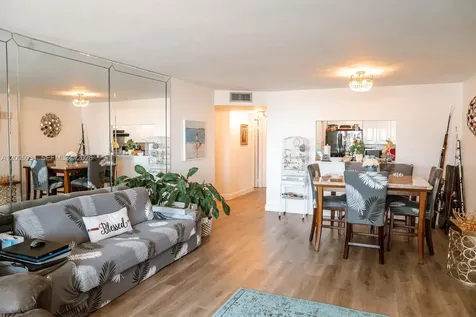 2780 NE 183rd Street Aventura FL 33160