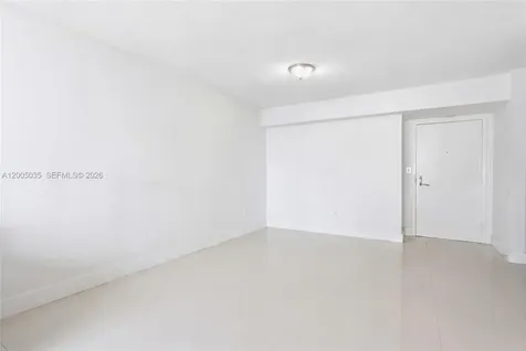19195 NE Mystic Pointe Drive Aventura FL 33180